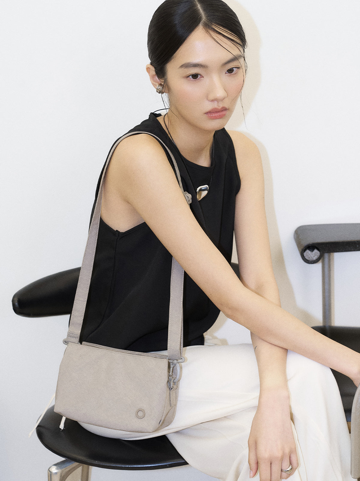 Ailé サイレントクロスボディバッグ